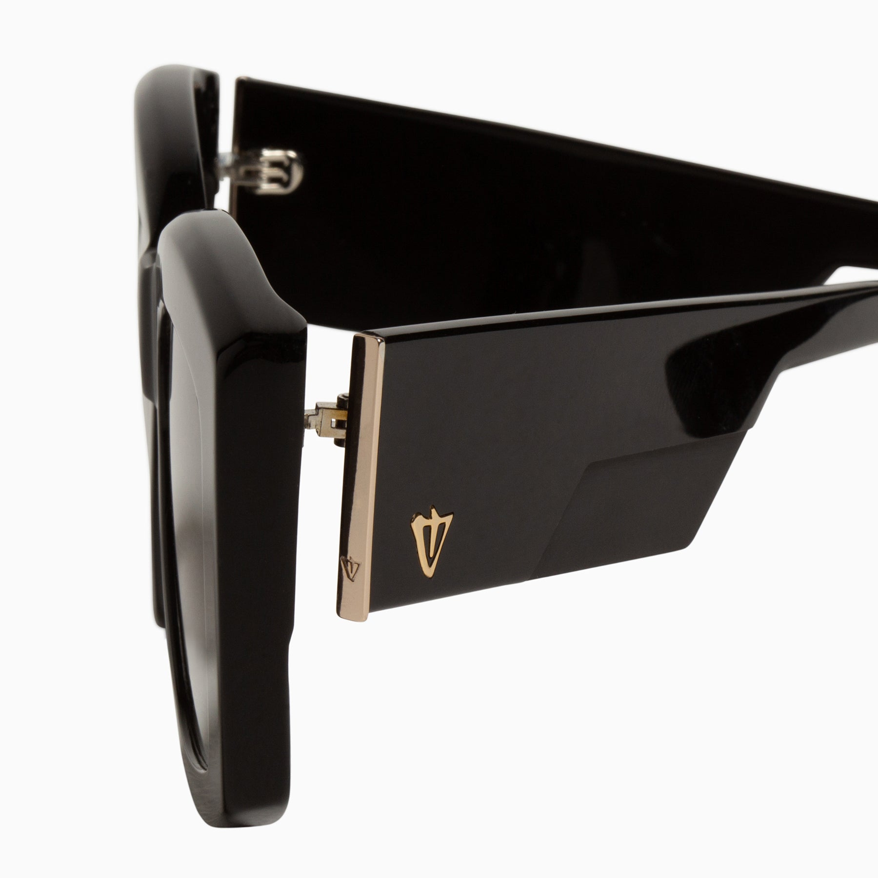 Louis Vuitton LV Edge Large Square Sunglasses Black Acetate & Metal. Size W